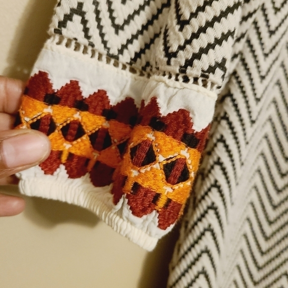 Esley | Women's Chevron Print Blouse with Tassels (Size Medium) - Picture 7 of 14